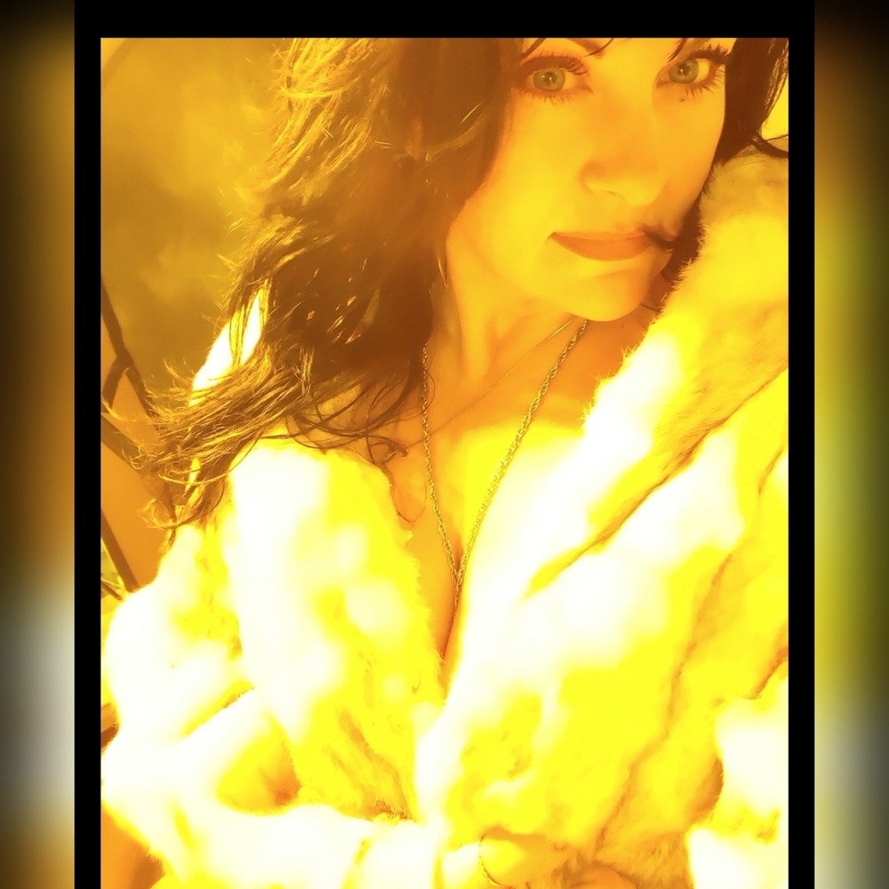 Hiya! Trinity here ~ your LIVE BY SOUL Posher! 💋